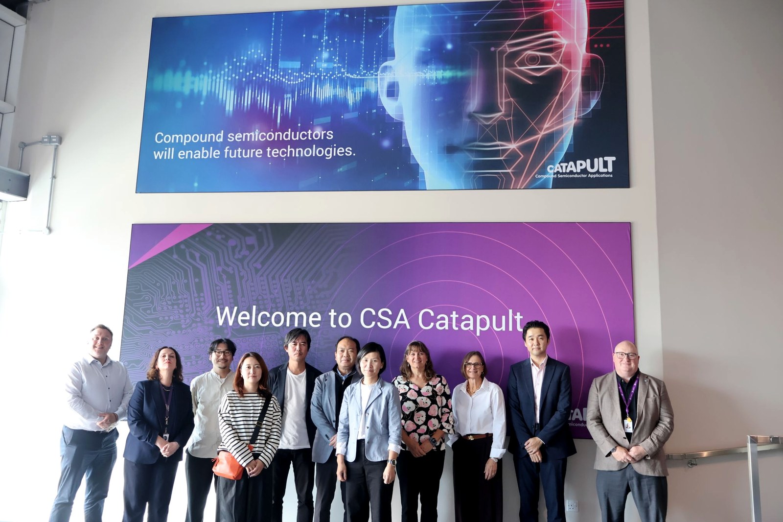 CSA Catapult を訪問した一行